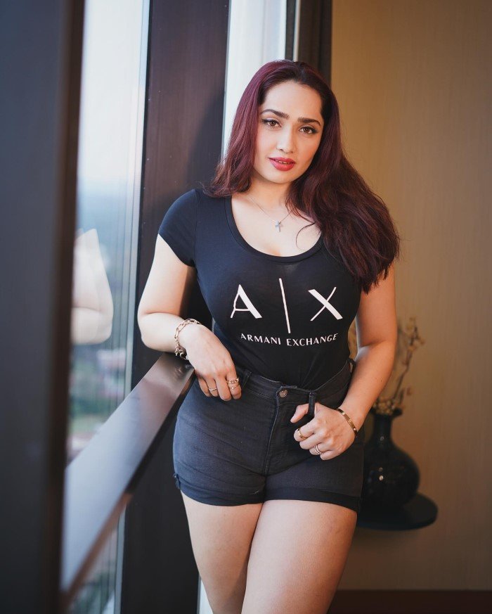 “Aditi Mistry Net Worth 2025